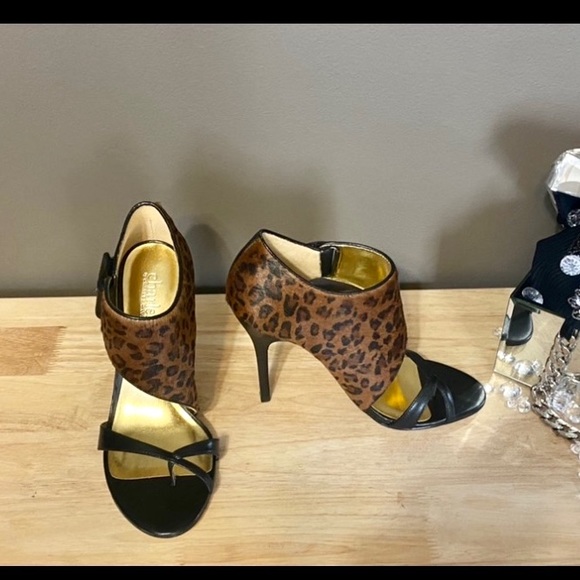 🔻SALE🔻CHARLES DAVID🔹NEW IN BOX • GENUINE LEATHER - Picture 3 of 12